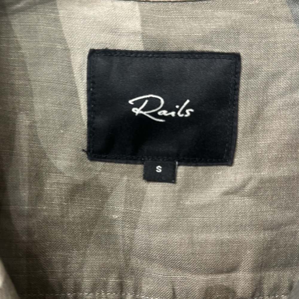 Rails Everett Camo Button Down Top Size Small. - image 7